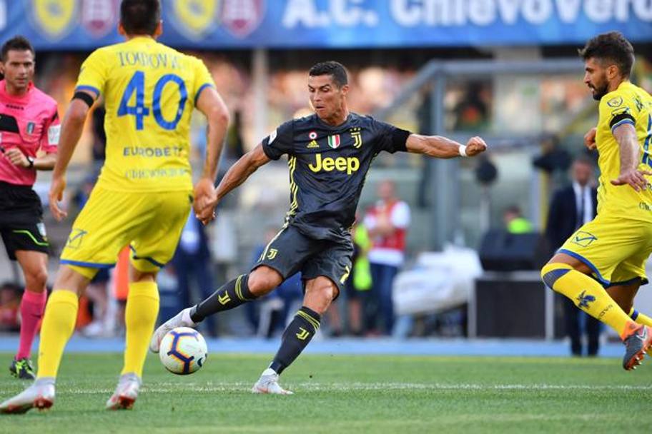 Ronaldo tenta la prima conlcusione. AFP